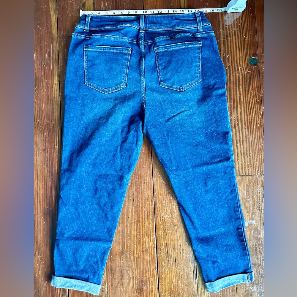 Time and Tru Women's mid rise Jeans in Rich Indigo - Picture 4 of 4